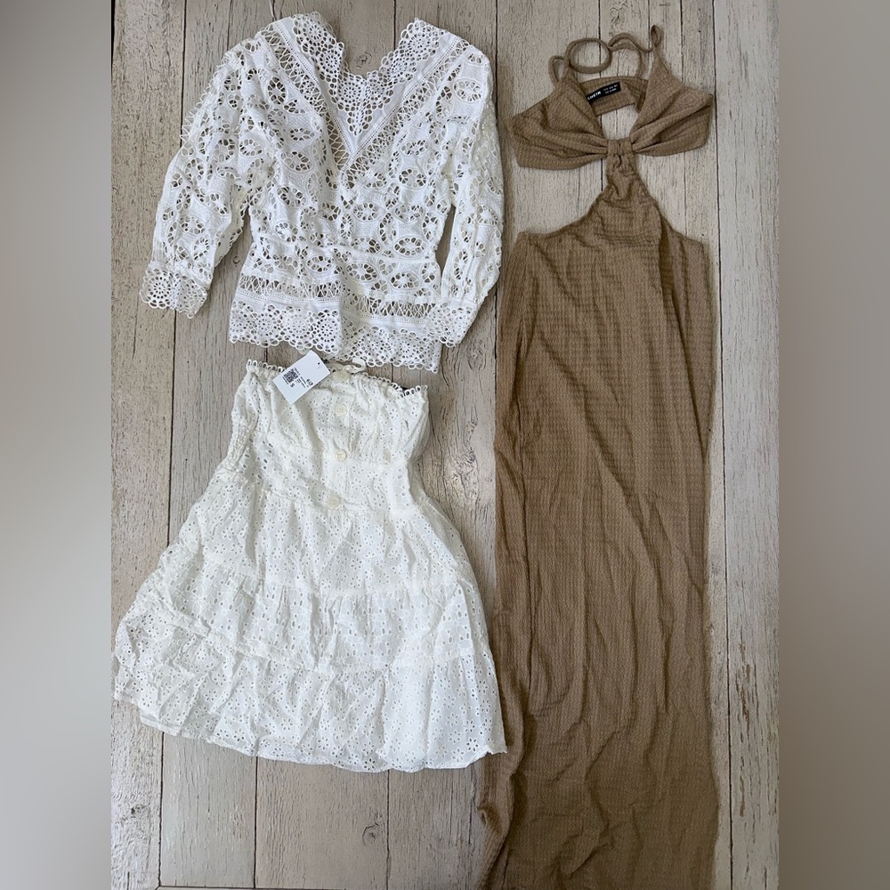 Forever 21 White Eyelet Buttoned Top